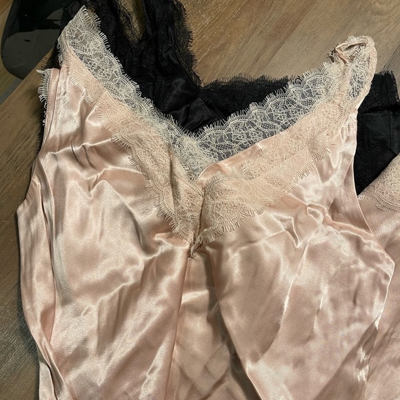 Beautiful 2 for 1 satin laced night gown robe( one black and the other one nude) - Picture 7 of 11